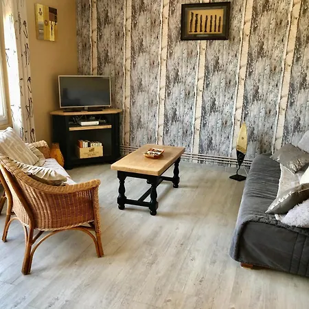 Margaux Apartment *